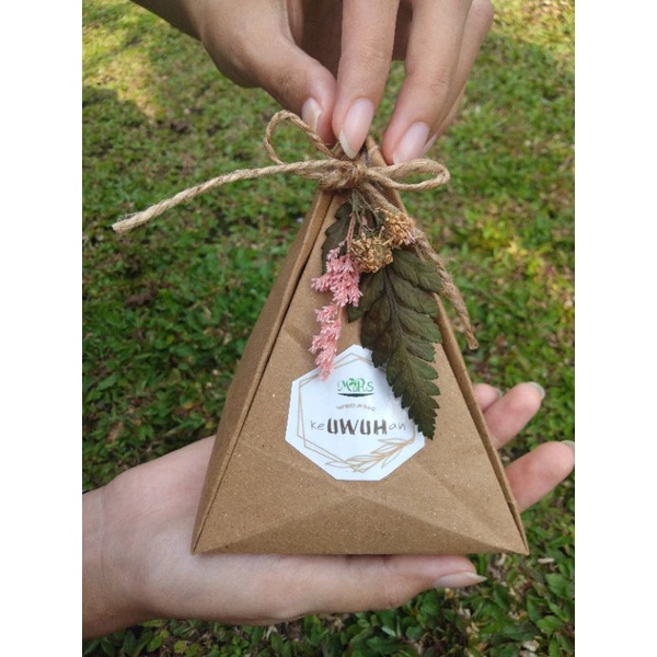 

Souvenir dan hampeers wedang uwuh