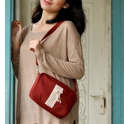 TAS SELEMPANG WANITA UNIK ETNIK KANVAS HANDMADE HEEJOU SWING MAROON