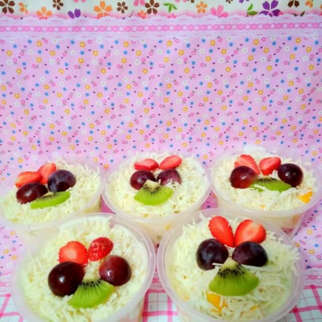 

Salad buah Bunda citra super fresh !!!
