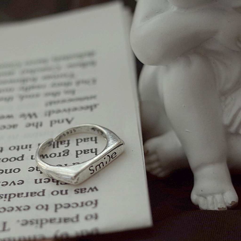 Retro Bahasa Inggris cincin kreatif gaya dingin ceruk terbuka cincin selebriti Internet bermartabat