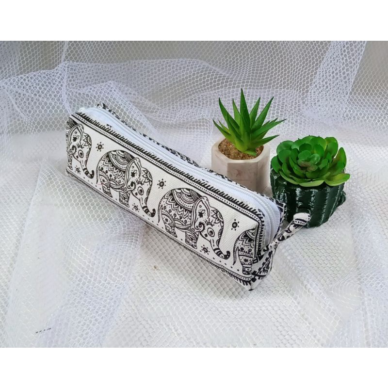 Tepak Pensil / Kotak Pensil Premium / Tepak Kanvas / Tempat Pensil / Pencil Case / Kotak Pensil Kanvas /-Ethnik gajah