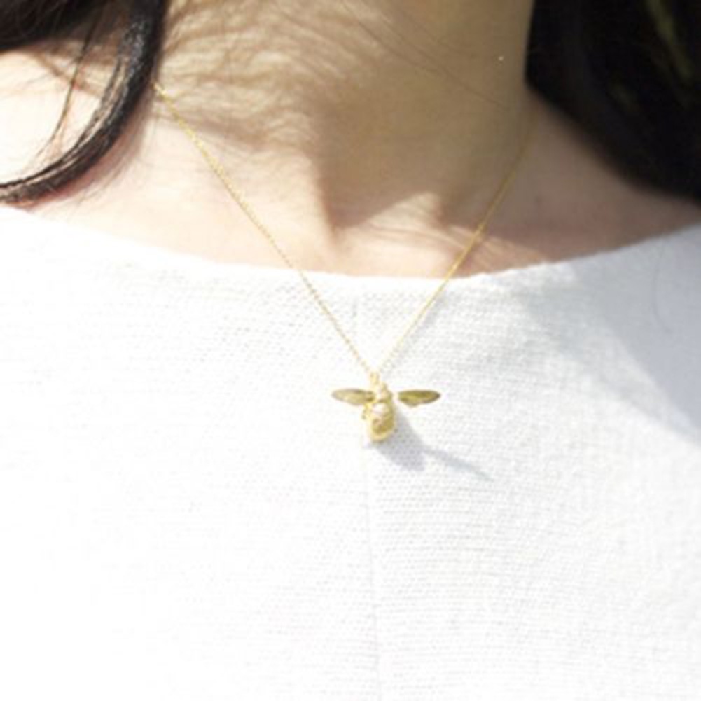 Hu Hu Hu Hu Hu Alat Bantu Pasang Kacamata♡ Kalung Rantai Choker Wanita Dengan Liontin Lebah Untuk Pesta Malam