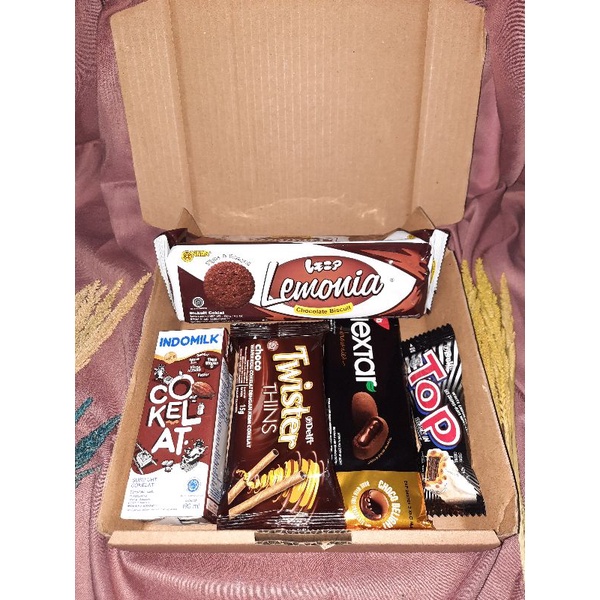 

SNACK BOX / HAMPERS BOX / GIFT BOX / SNACKBOX MURAH / KADO HAMPERS MURAH