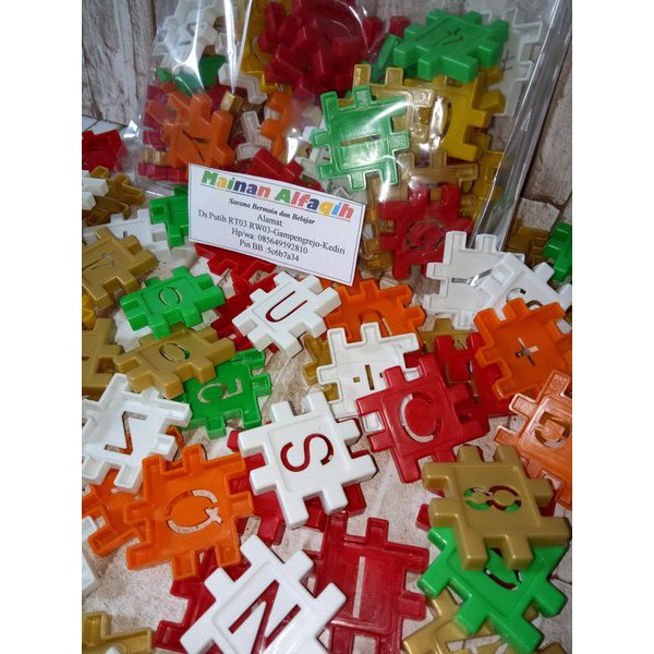 P 1 Mainan Anak Edukatif-Mainan Lego Meronce Kubus Huruf dan Angka Plastik