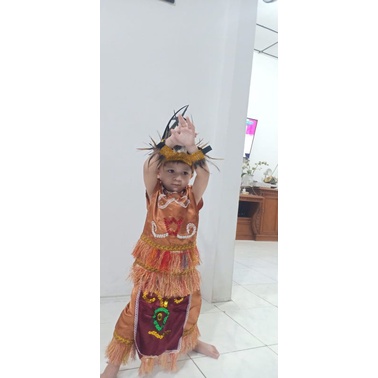 Baju adat Papua +bulu anak