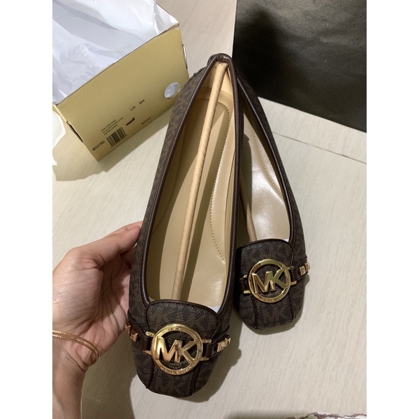 Michael Kors Fulton Sign Brown stud size 9