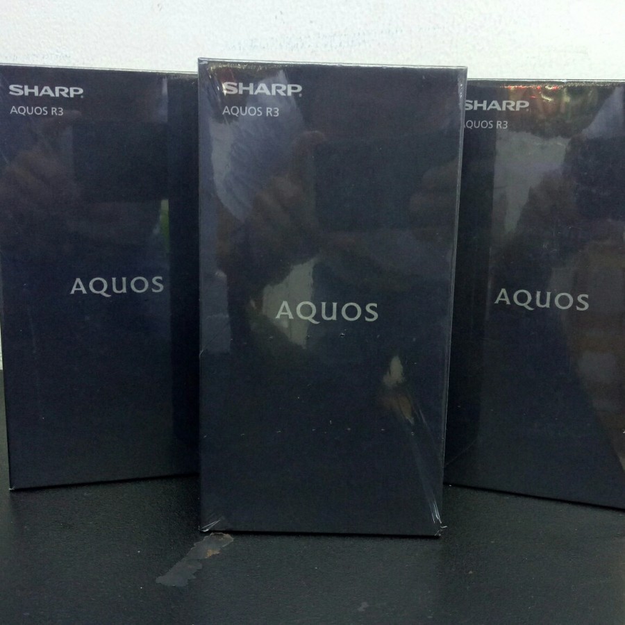 Sharp Aquos R3 RAM  6/128  GB snapdragon 855