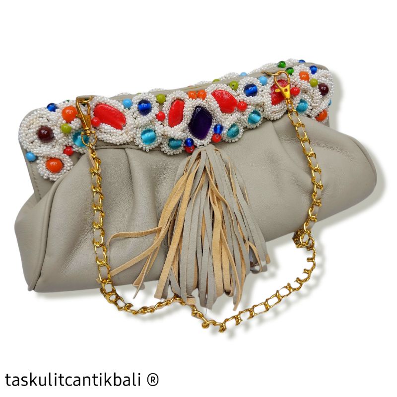 Dahlia Size L White Color - Tas/Clutch Kulit Domba Buat Pesta Dengan Model Rumbai