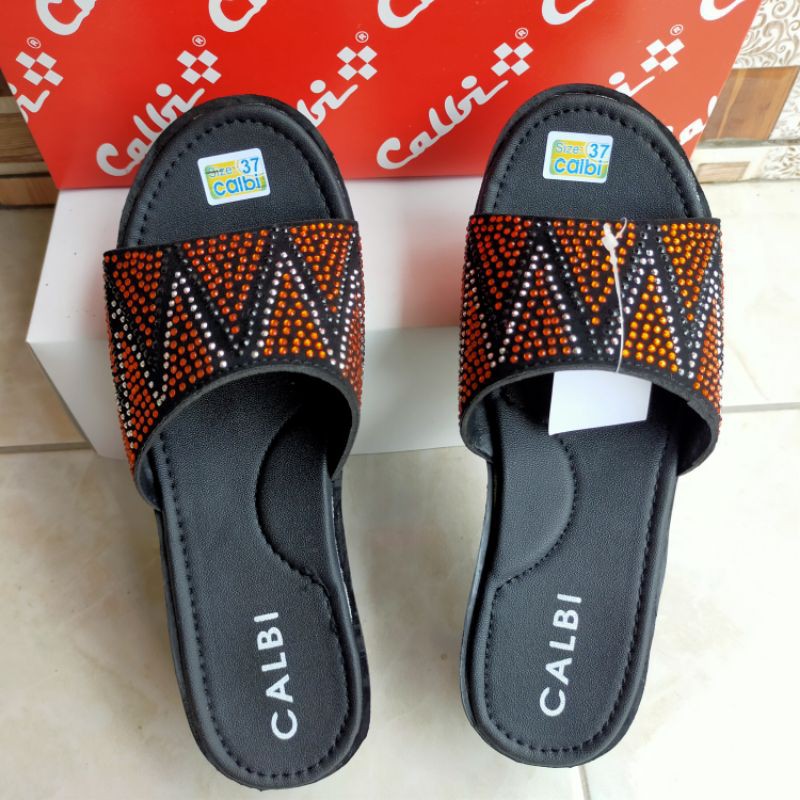 Sandal Calbi Slop SegitigaTinggi 5cm