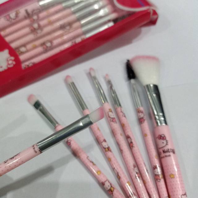 Kuas make up hello Kitty 1 set isi 7