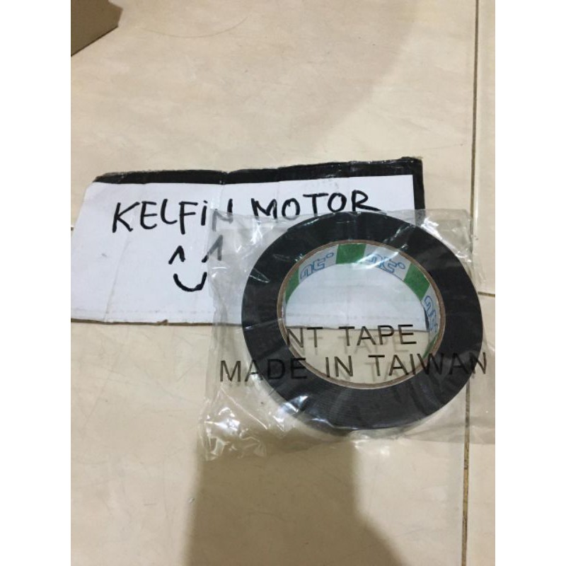 

DOUBLE TAPE HITAM DOBLE DOBEL TIP ISOLASI LAKBAN SELOTIP DOBELTIP LEM STIKER STICKER MAGIC KUAT AWET