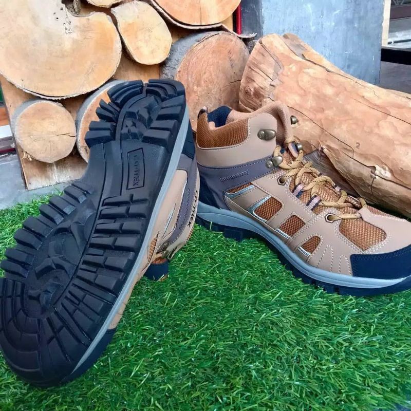 Sepatu Gunung CO-Trek /Coklat