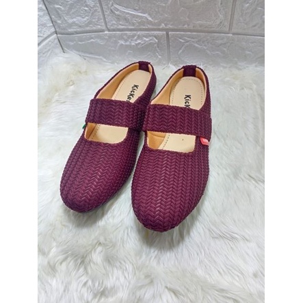 Sepatu Selop Wanita Bahan Rajut Warna Maroon