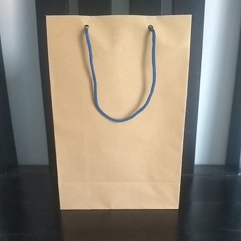 

paperbag polos ukuran 22 x 7 x 15