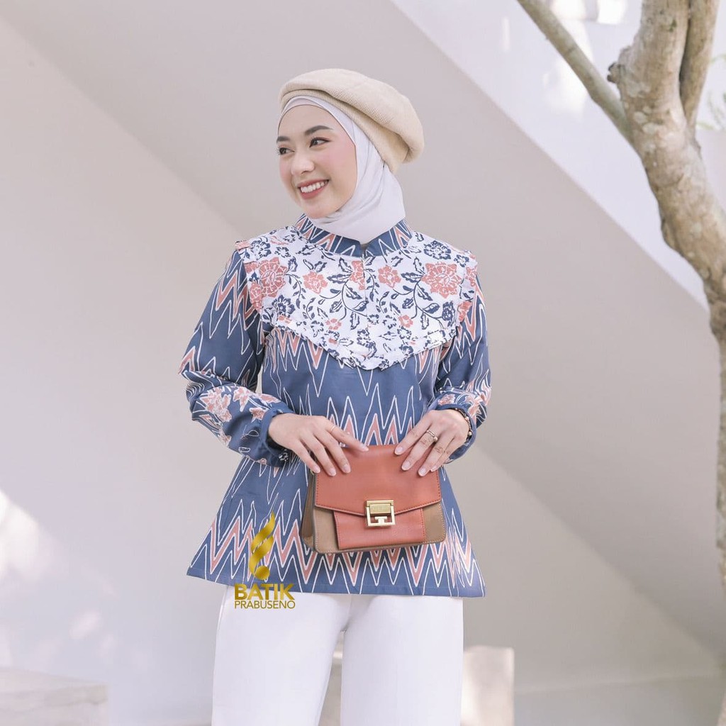 PRABUSENO // Batik Prabuseno - Ajeng Blouse Batik Wanita Lengan Panjang