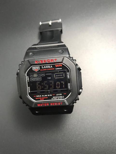 Jam tangan digital segi Sporty water Resist merk Lasika 8109