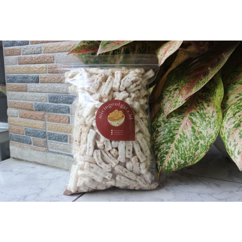 

KERUPUK SOTO PEDAS CABAI IJO