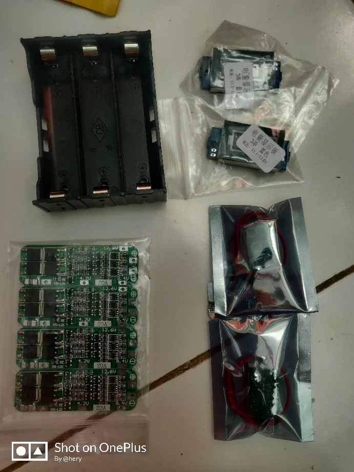 Voltmeter Digital Dc4.5v-30v Dengan Layar Led Warna Merah Ukuran 0.36 Inci