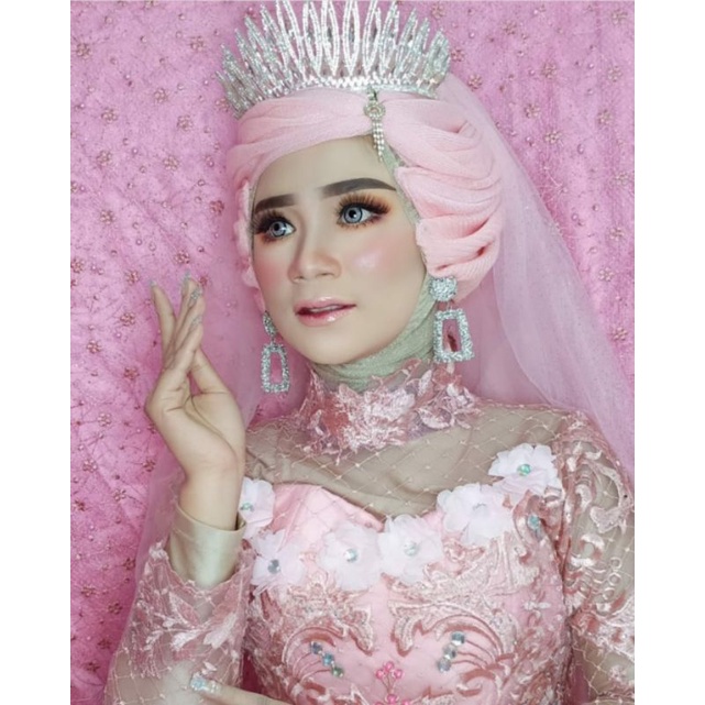 Jasa rias ( make up ) Wisuda,Tunangan,prewedd,wedding area Jakarta