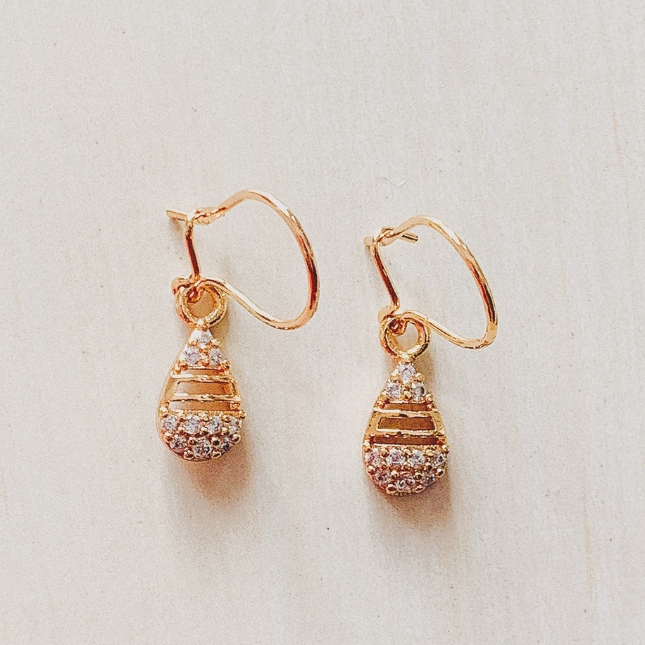 Anting Wanita Model Rintik Baris  Zirconia Gold Xuping