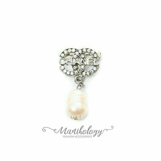 Aksesoris Wanita Peniti Jilbab  Bros Dagu Kecil Jilbab Cantik Mutiara Air Tawar Asli Barok