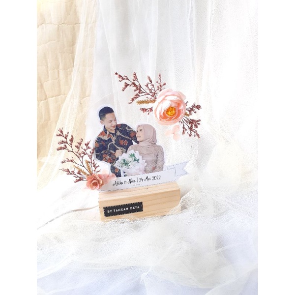 Standing Akrilik (LED) Kado ultah, kado wedding, kado wisuda bytanganokta
