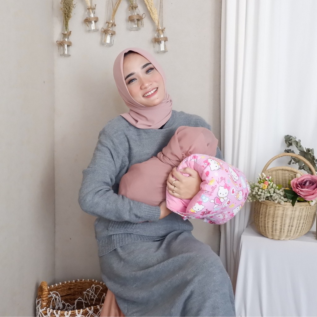 Bantal Menyusui Bayi Multifungsi Harga Murah Model Tangan Nursing Arm Pillow Jumbo Besar Ibu Menyusui Bayi ASI Bantal Baby Toddler Empuk Lembut Motif Karakter Lucu Persiapan Perlengkapan Bayi Baru Lahir Newborn Baby Ibu Menyusui Ibu Hamil Merek Ndollolo