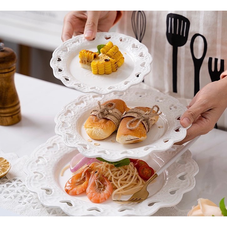 PIRING SAJI KERAMIK PUTIH MOTIF RENDA LOVE/PIRING CANTIK/PIRING MAKAN