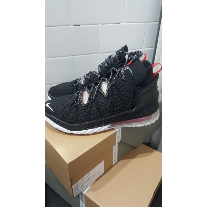nike lebron 18 bred