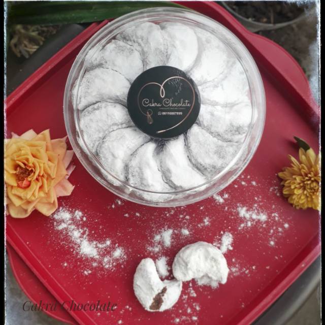Putri salju kacang coklat
