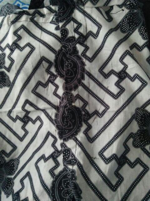 Kemeja Batik Pria Masakini Motif Pagar Bungga Putih Dan Coklat Cream