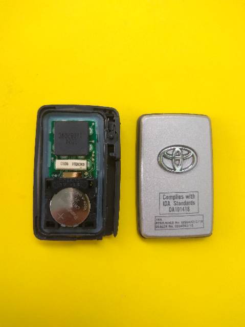 Kunci remot smart key toyota new Nav1 ORIGINAL