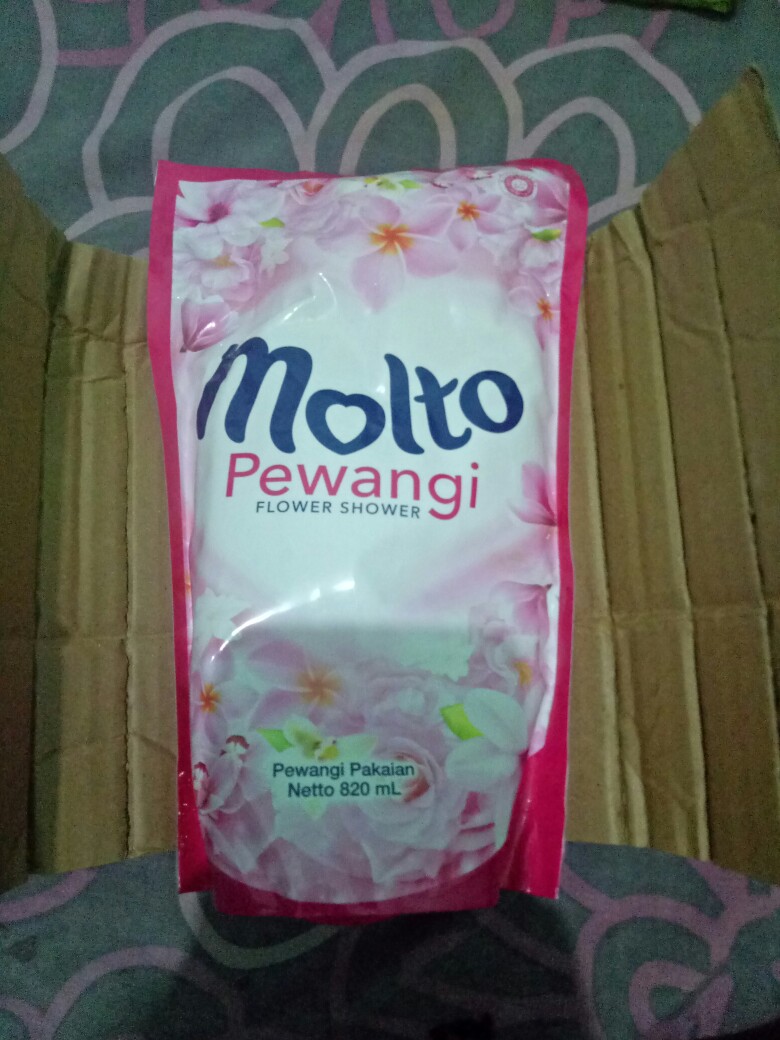 Kemasan Baru Molto Softener Pelembut Dan Pewangi Pakaian 820ml