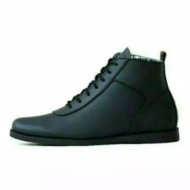 Sepatu pria sepatu boots casual sneaker hitam