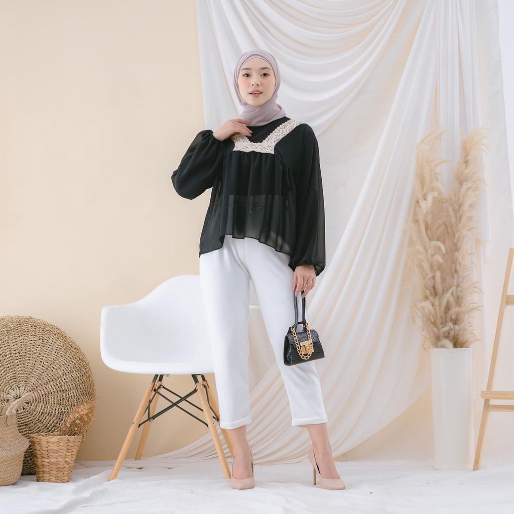 Baju Blouse Wanita Fashion Muslim Kekinian Bahan Ceruty Baby Doll Motif Renda Premium Onesize Fit To L+  LD 106cm/ Ayuka Blouse  Wanita Terbaru
