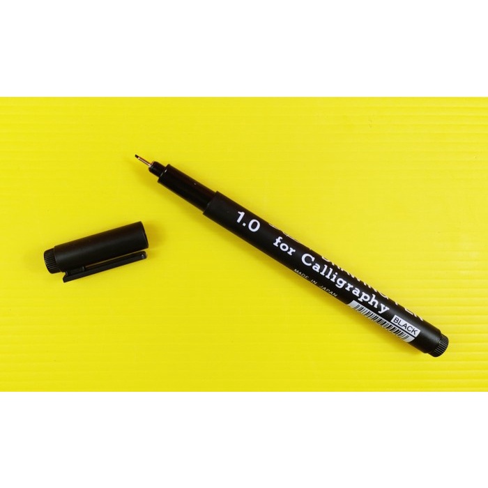 

Pendrawing- Drawing Pen Snowman 700 Calligraphy Black / Hitam 1.0 -Drawing-Pen.