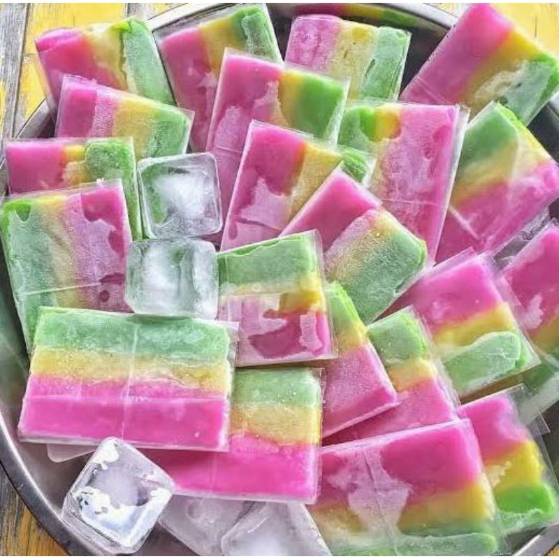 

Es Kue Gabus Pelangi / Es Hun Kwe / Es Roti / Es wawan