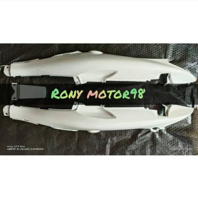 Cover body jupiter z lama putih