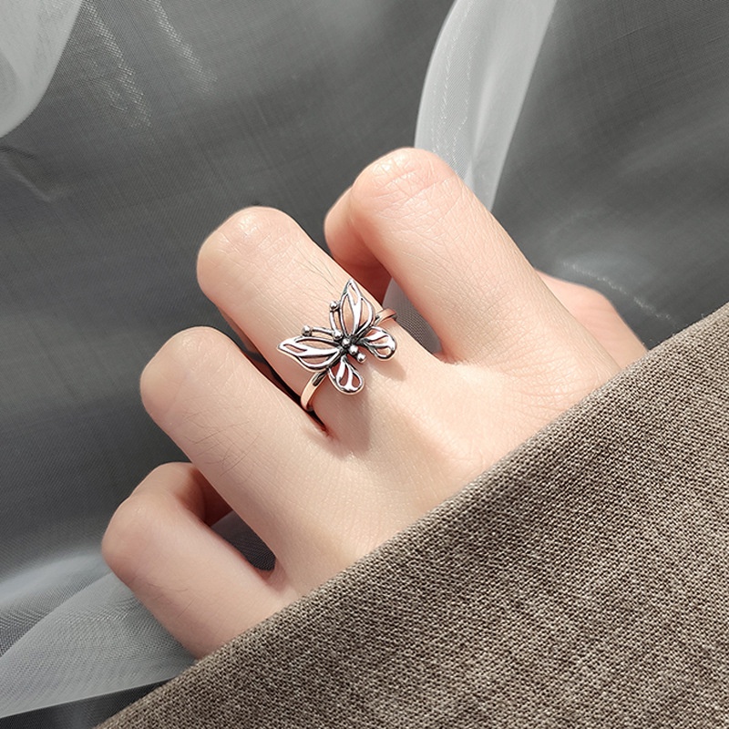 Cincin Desain Kupu-Kupu Model Hollow Gaya Retro Korea Untuk Wanita