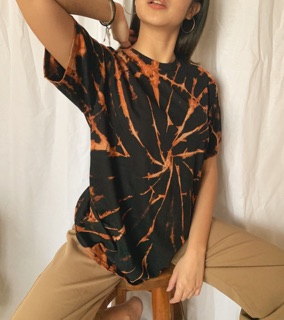 Kaos Tie dye Dark base with Spiral 5 pilihan warna Kaos Tie dye Dark base with Spiral 5 pilihan warna