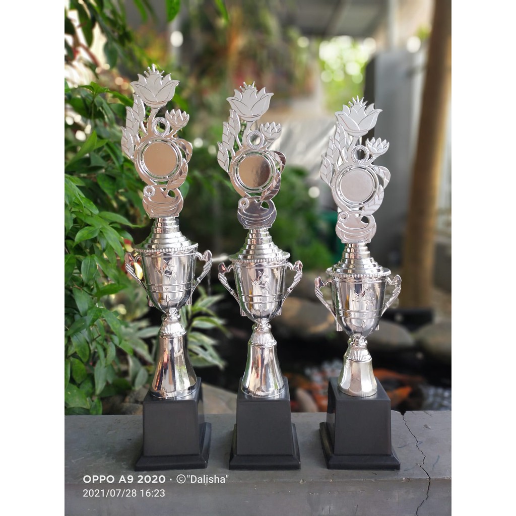 Piala Silver Piala juara Piala Lomba Piala Santri Piala Sekolah Piala EKsklusif Piala Cup Bintang