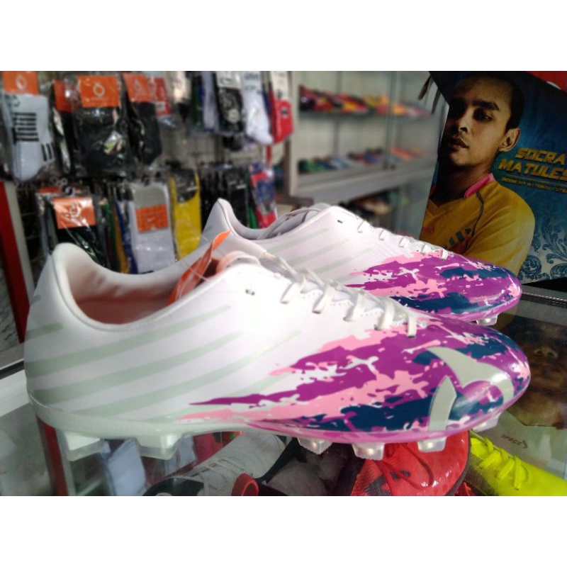 sepatu bola ortuseight chimera fg