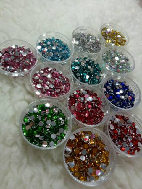 Rhinestone / Gemstone 4mm isi 1000