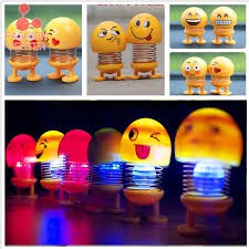 Trend-Pajangan Mobil Emoticon LED