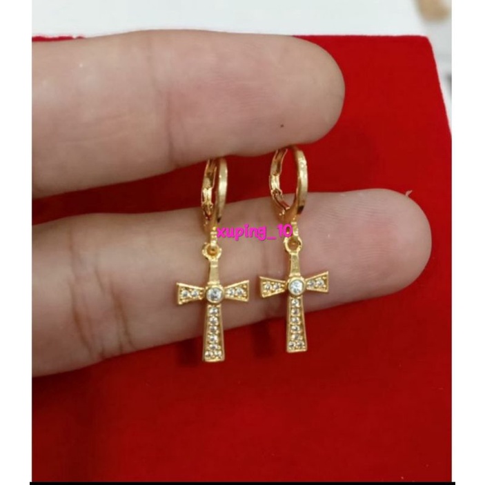 anting salib xuping berlapis emas dengan mata zicron