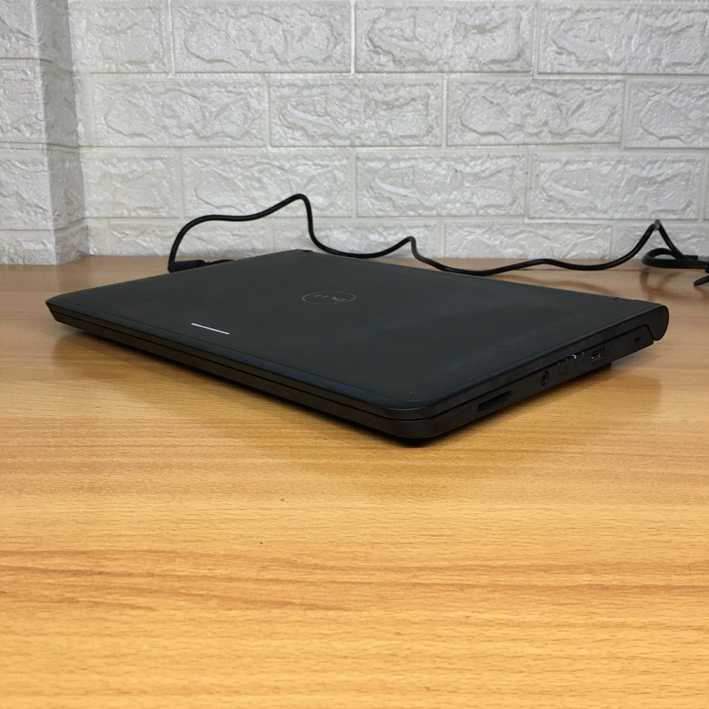 Laptop Dell Latitude 3340 Core i5 Gen 4 RAM 4GB Siap Pakai