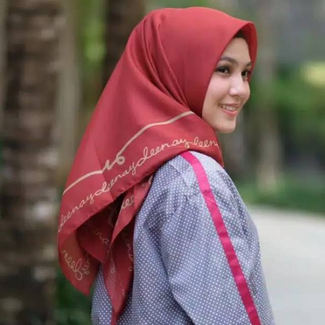 MAROON Scarlet Plain Border Voal Scarf Deenay