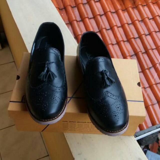 Sepatu kulit leather shoes slip on custom classic wingtip by routes shoes