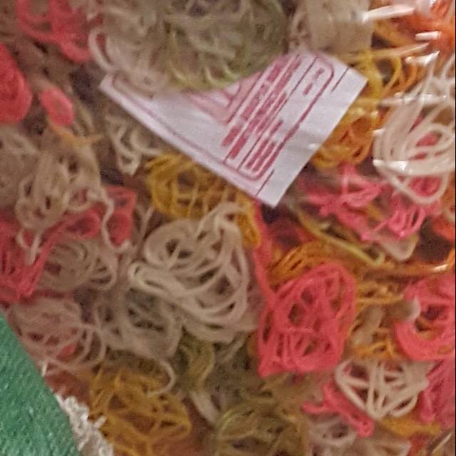 

Kerupuk keler warna