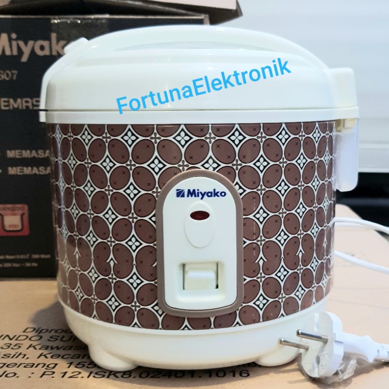 Miyako PSG 607 - Rice Cooker Mini 0.6 liter Harga Promo